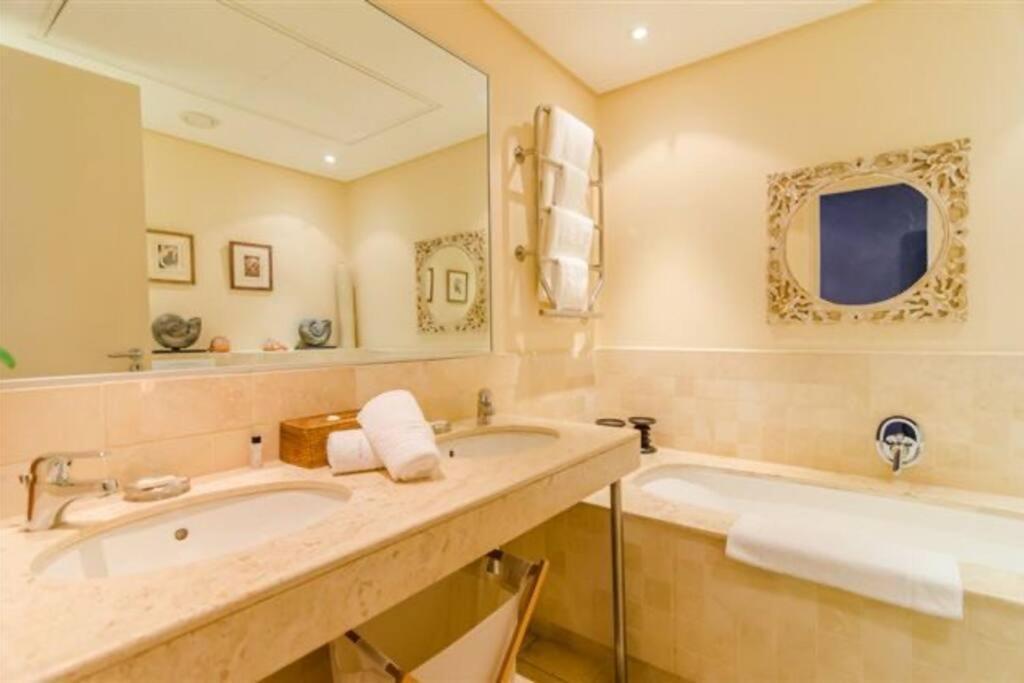 Parama 003 Secure, Luxurious Waterfront Apartment Ciudad del Cabo Exterior foto